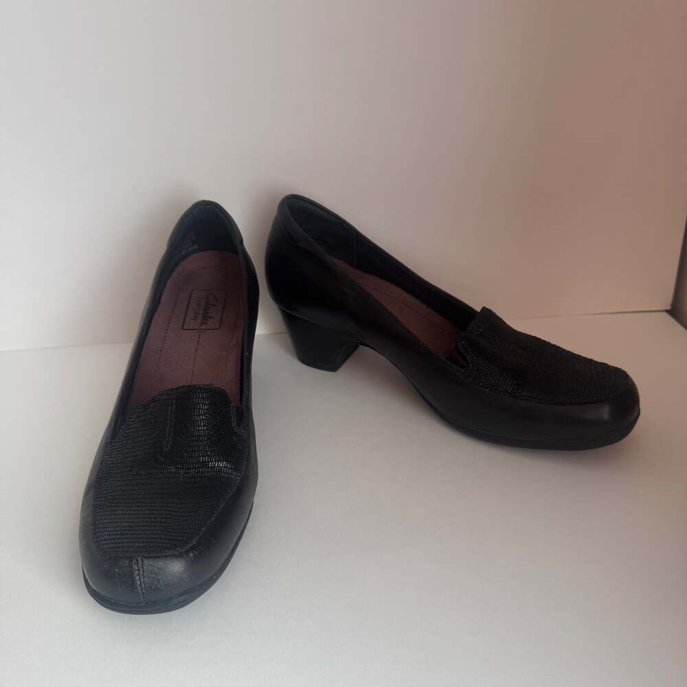 Munro American Mallory Black Python Shimmer Leath… - image 1